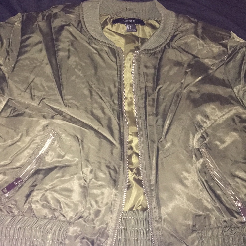 Army green bomber jacket!!